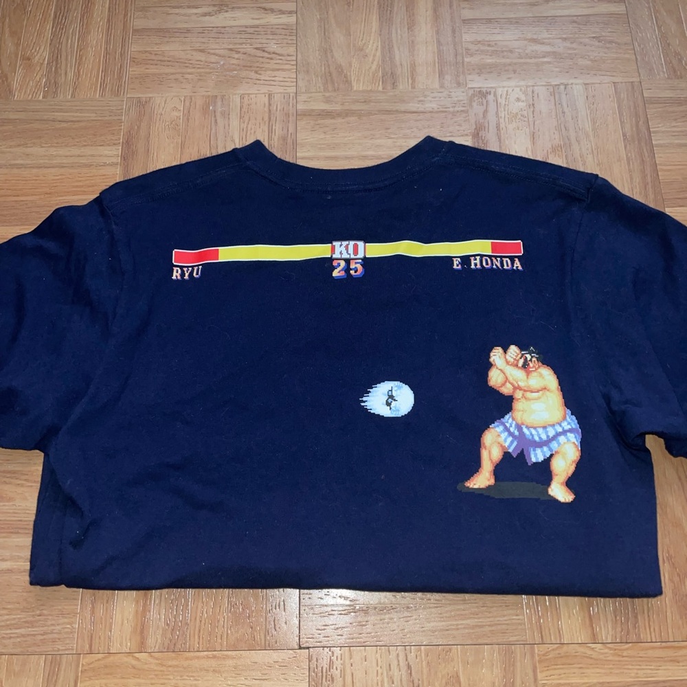 GRAPHIC TEE